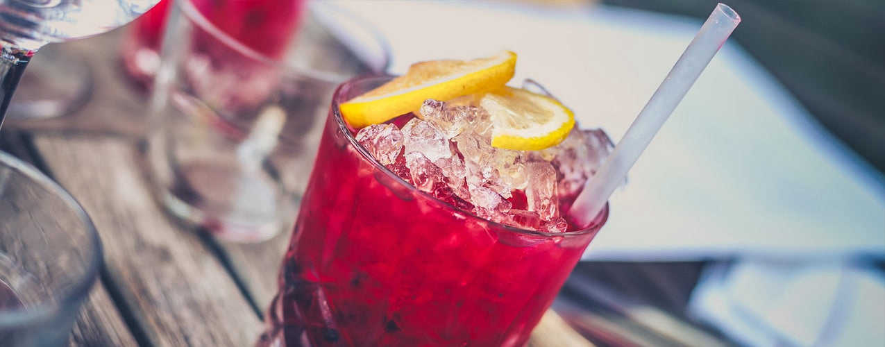 Cocktail fruité et rouge